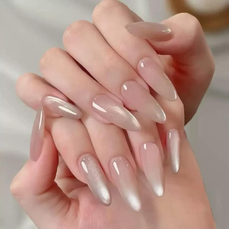 Almond Press On Nails with Cat-Eye Effect
